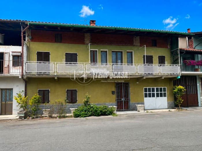 Casa con 5 locali in vendita in Viale Caduti, Lusigliè