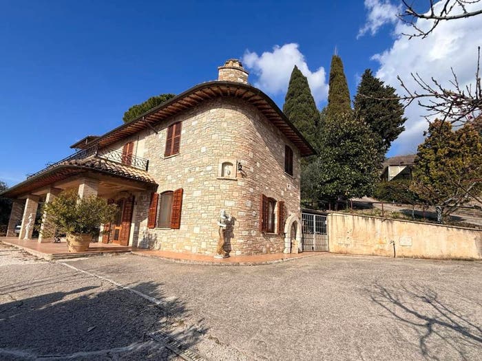 Casa con 5 locali in vendita in Via San Benedetto, Zona Nuova, Assisi
