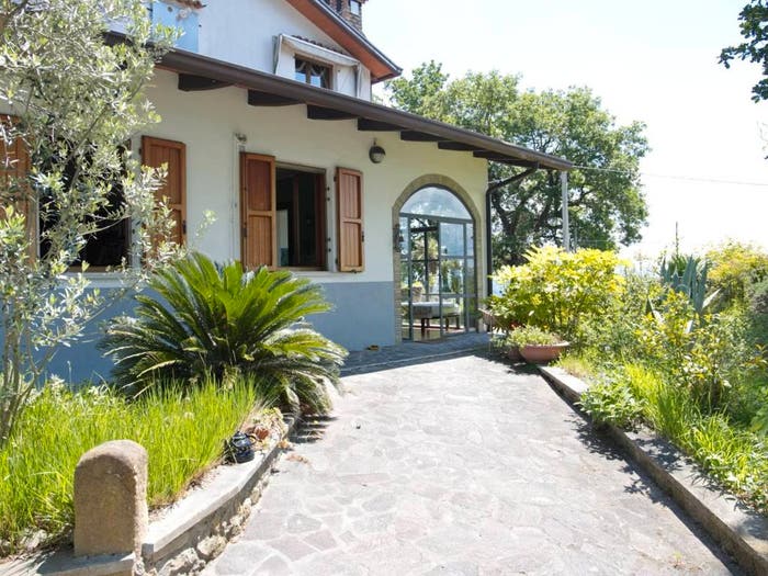 Casa trilocale in vendita in Via Forca, Montefiore Conca