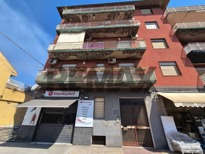 Appartamento quadrilocale in vendita in Palermo Indipendenza, Catania