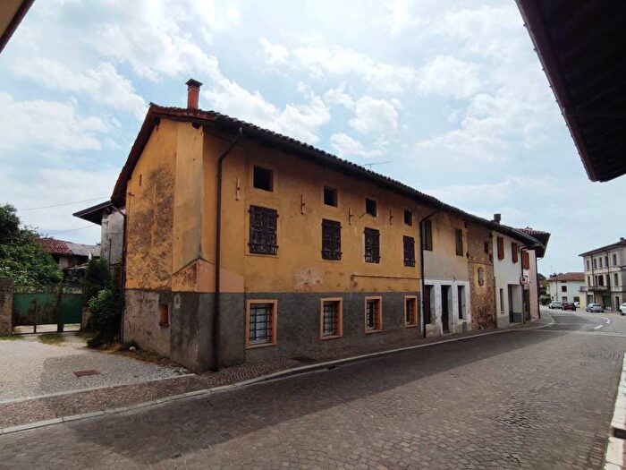 Casa trilocale in vendita in Via Centrale, Feletto Umberto, Tavagnacco