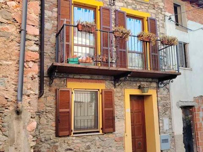 Appartamento trilocale in vendita in Besano