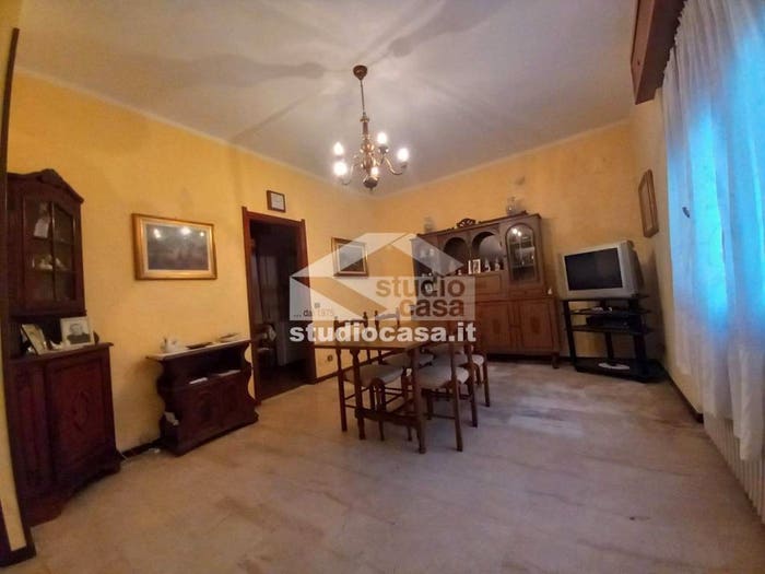 Appartamento trilocale in vendita in Via Barzoni, Scannabue Cascine Capri, Palazzo Pignano