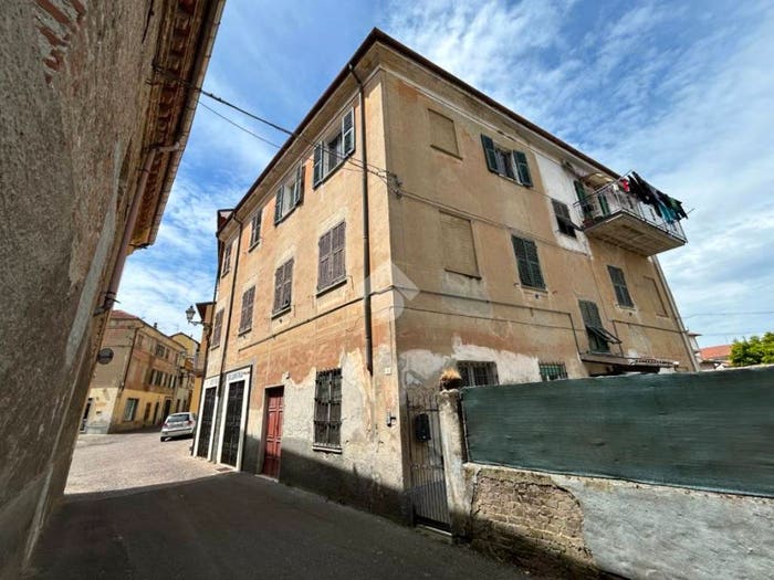 Appartamento con 5 locali in vendita in Via carlo ferrari, Centro, Stazzano