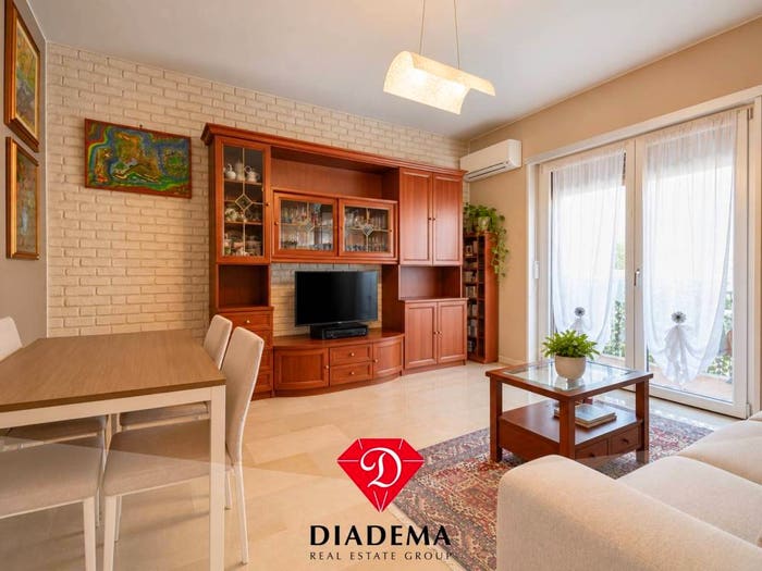 Appartamento con 5 locali in vendita in Via Papa Innocenzo XI, Centro, Vedano Olona