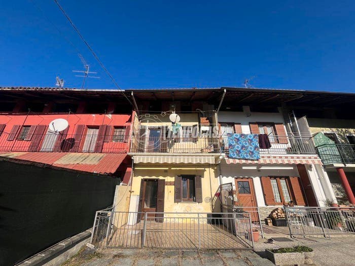 Casa trilocale in vendita in Via FRAZ SPINETO VIA DELLE SCUOLE, Centro, Castellamonte
