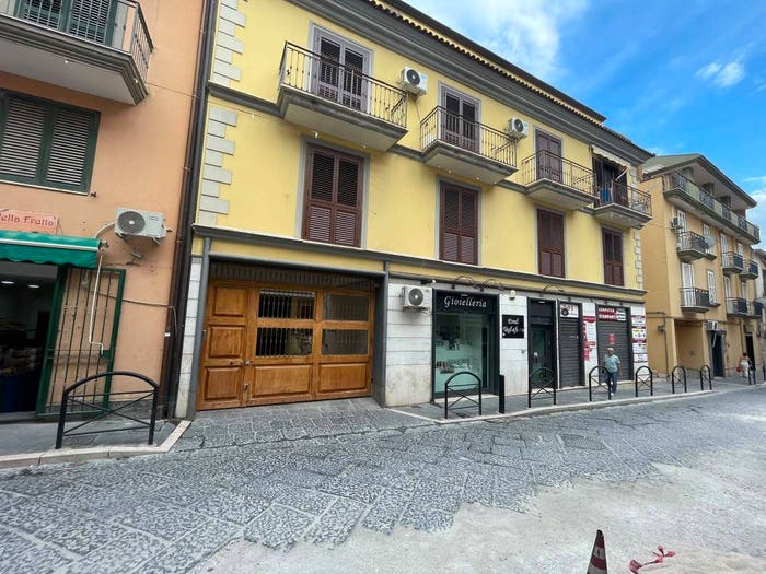 Appartamento trilocale in vendita in Via Roma, Centro, Maddaloni