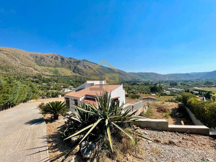 Casa quadrilocale in vendita in Contrada Castellaccio, Castellammare del Golfo