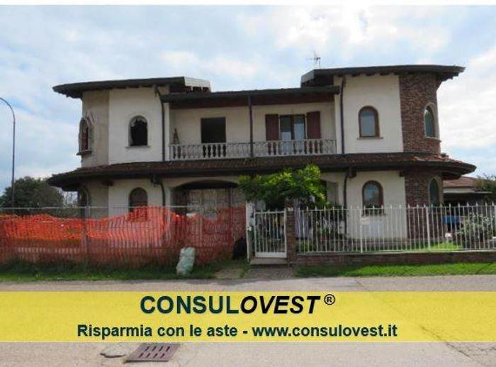 Casa con 5 locali in vendita in Via G Villa, Centro, Cuggiono