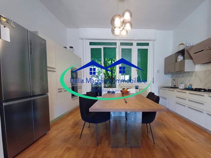 Appartamento con 5 locali in vendita in Calzabigi, Livorno