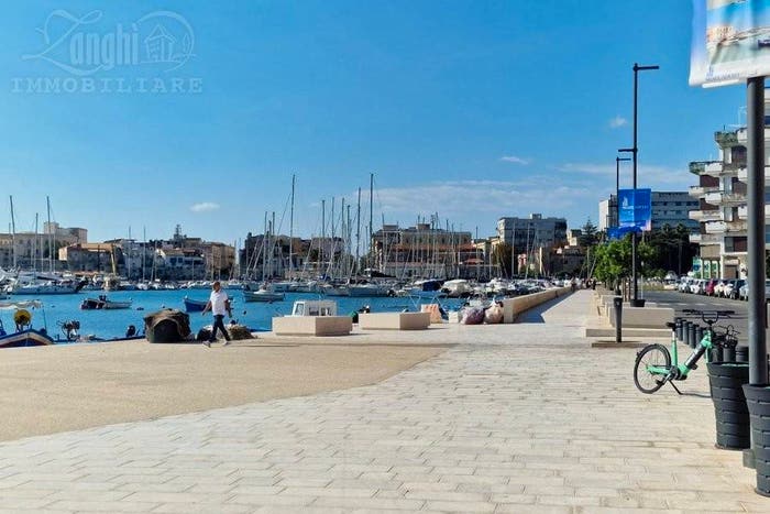 Appartamento trilocale in vendita in Largo Porto Piccolo, Borgata Santa Lucia, Siracusa