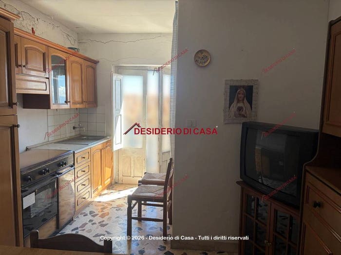 Casa quadrilocale in vendita in Via dei Caduti in Guerra, Centro, Pollina