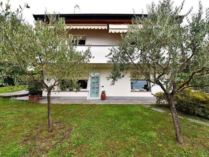 Casa con 6 locali in vendita in via Corinto, Fecchio, Cantù