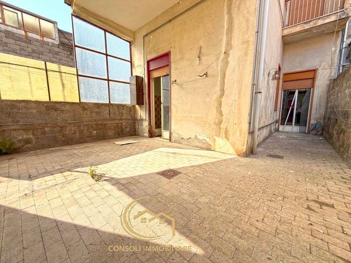 Casa con 6 locali in vendita in Via Giuseppe Bonaventura, Centro, Randazzo