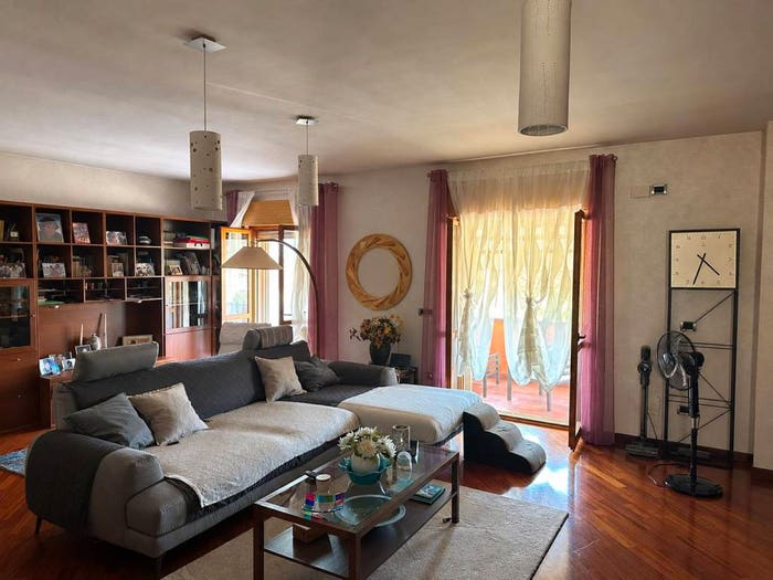 Appartamento con 5 locali in vendita in Via Teresa Troiani, Centro, Contigliano