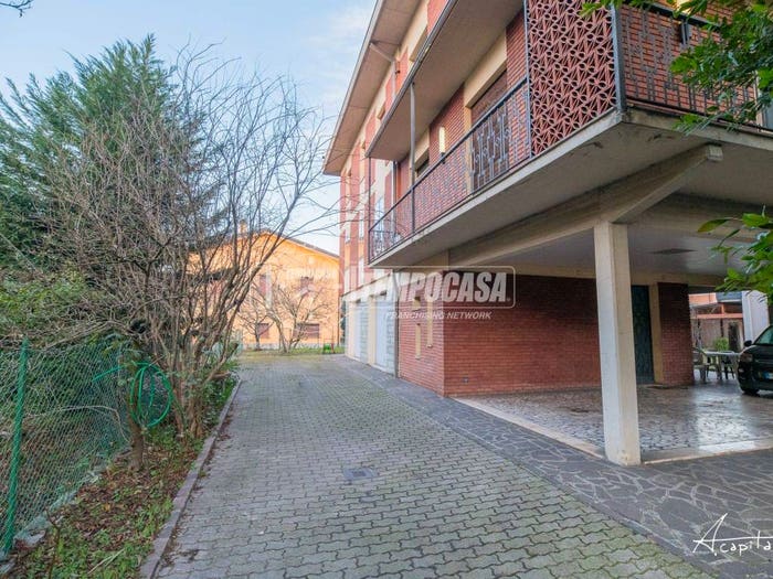 Casa con 6 locali in vendita in Via indipendenza, Modena Est, Modena