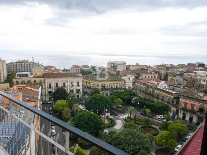 Appartamento con 6 locali in vendita in Corso Sicilia, San Cosmo Corso Italia Piazza Dante, Acireale