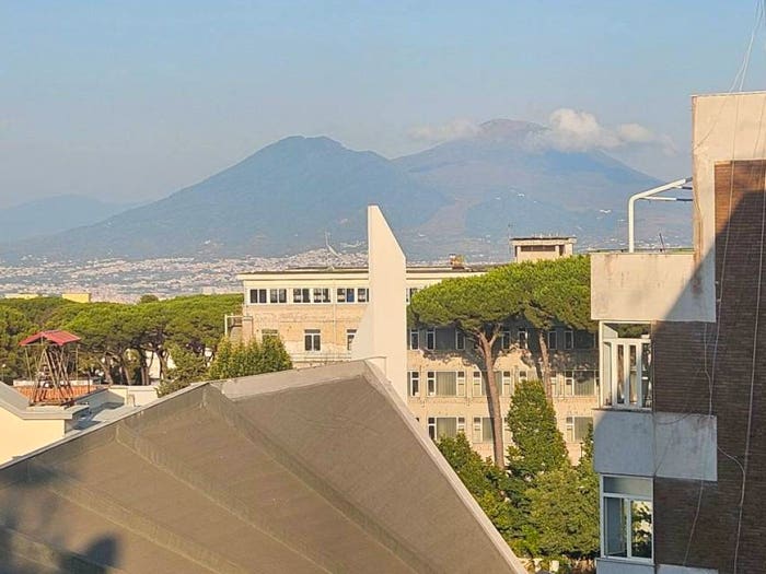 Appartamento trilocale in vendita in Via Mariano Semmola, Rione Alto, Napoli