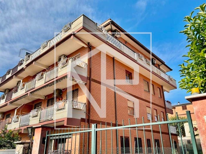Appartamento trilocale in vendita in Via Deliceto, Borghesiana, Roma