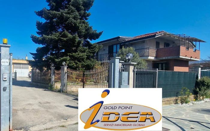 Casa con 6 locali in vendita in Via Pinerolo, Centro, Frossasco