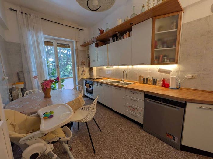 Appartamento trilocale in vendita in Via Giovanni Opisso, Pegli, Genova