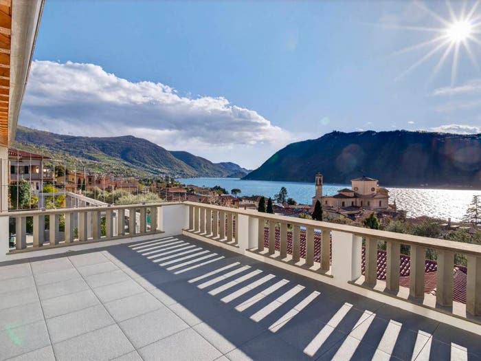 Casa con 6 locali in vendita in Via Valle, Centro, Sale Marasino
