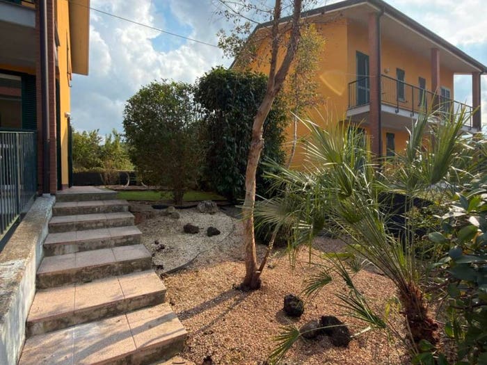 Casa quadrilocale in vendita in Via Emilia, Redavalle