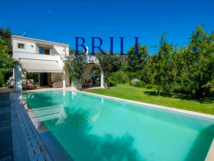 Casa con 6 locali in vendita in Is Molas, Pula