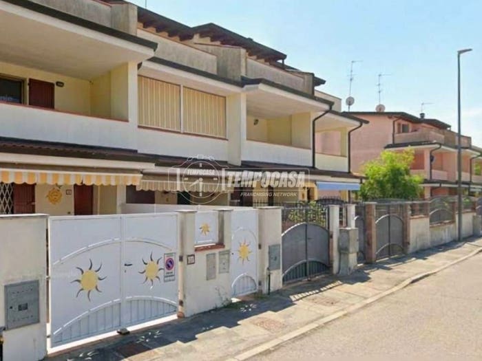 Casa trilocale in vendita in Via Pialazza Porto Garibaldi, Porto Garibaldi, Comacchio