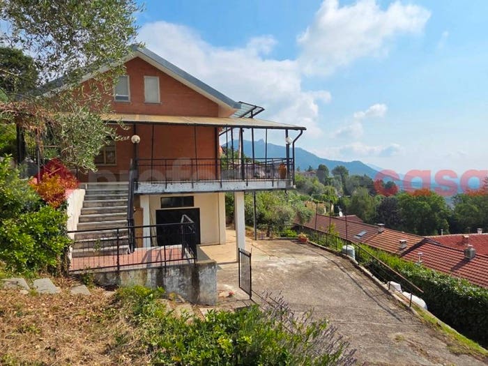 Casa quadrilocale in vendita in Via San Giovanni, Centro, Frossasco