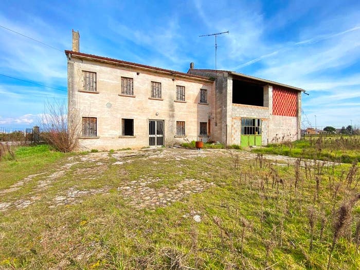 Casa con 6 locali in vendita in Oppeano