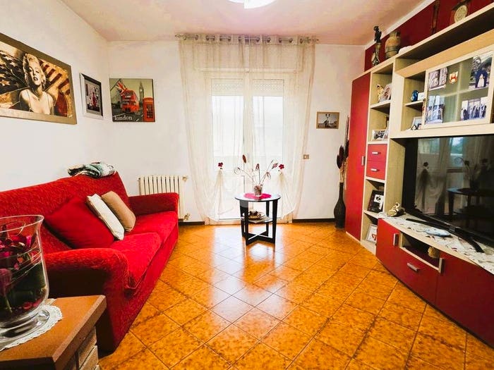 Appartamento trilocale in vendita in Via rodari, Bagnolo San Vito