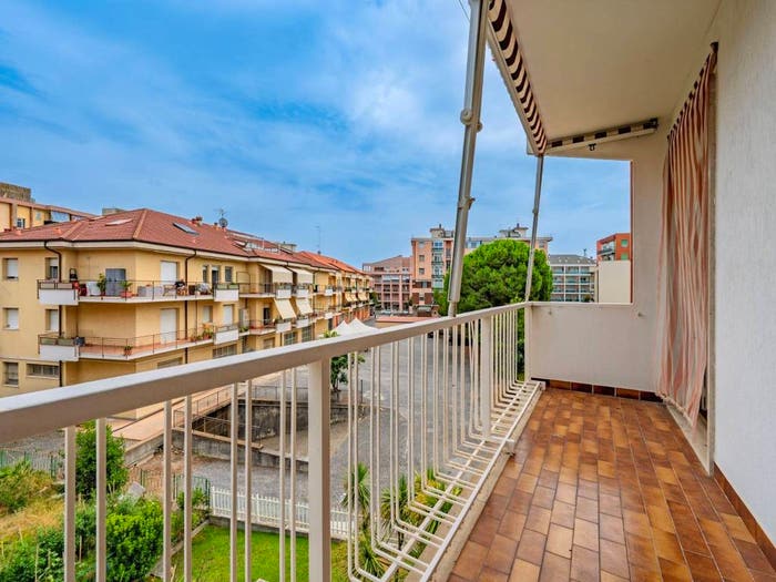 Appartamento trilocale in vendita in Via Nino Bixio, Centro, Albenga