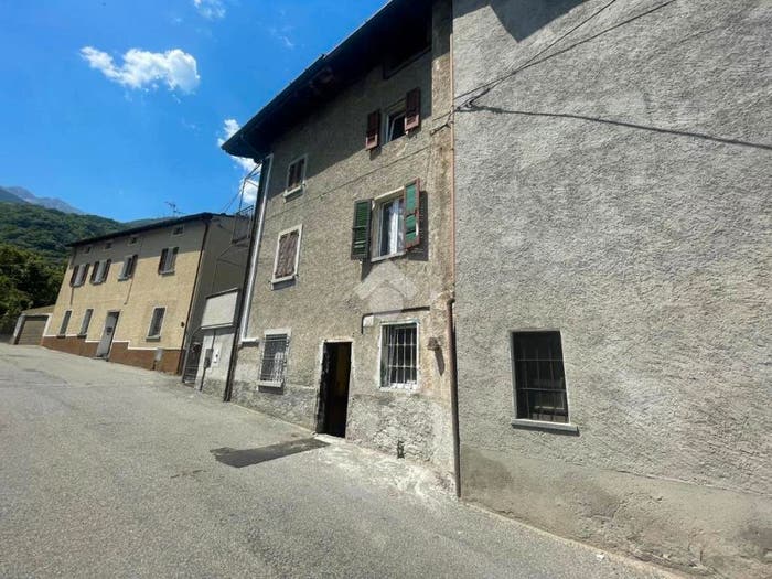 Casa bilocale in vendita in Via G Verdi, Centro, Delebio