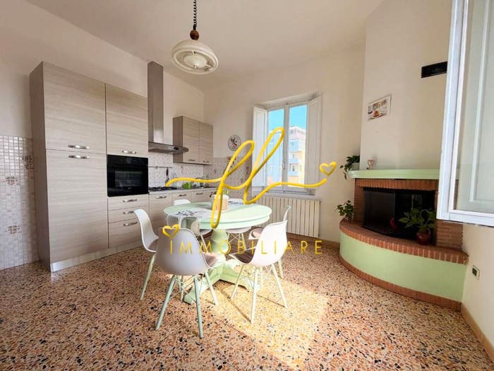 Appartamento trilocale in vendita in Viale della Vittoria, Marina di Cecina, Cecina