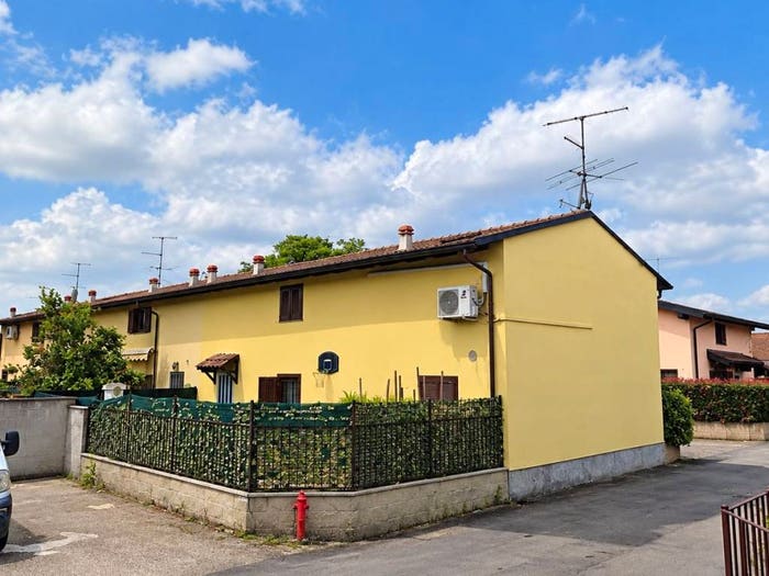 Casa quadrilocale in vendita in Via Friuli, Madonna Delle Bozzole, Garlasco
