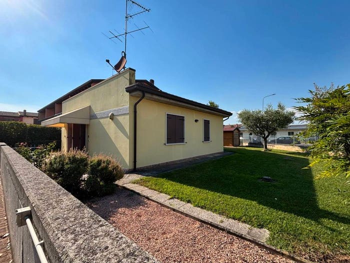 Casa trilocale in vendita in Via Veneto, Castelbelforte