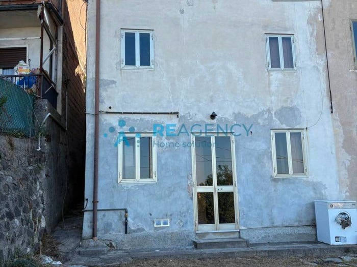 Casa quadrilocale in vendita in Vicolo Monte Nero, Montecchio Maggiore Alte Ceccato, Montecchio Maggiore