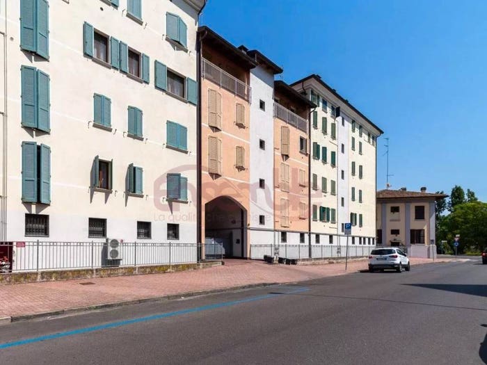 Appartamento trilocale in vendita in Viale Lombardia, San Leonardo, Parma