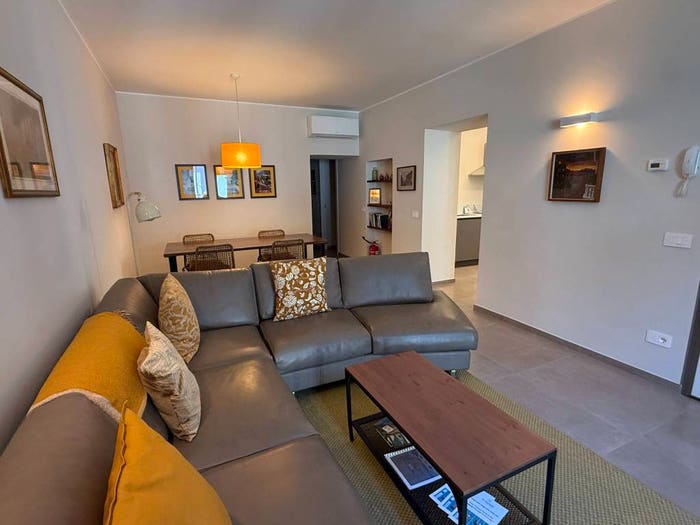 Appartamento trilocale in vendita in Via Enrico Caronti, Centro, Menaggio