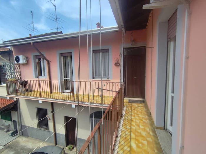 Appartamento trilocale in vendita in Via Roma, Gorla Minore