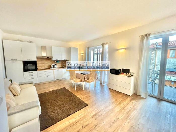 Appartamento trilocale in vendita in Via Carlo Alberto, Moniga del Garda