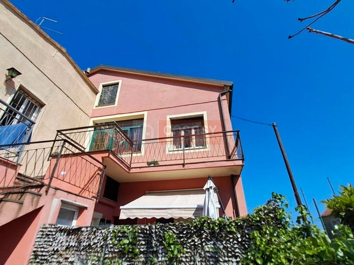 Appartamento quadrilocale in vendita in Via Ambrogio Panero, Albenga