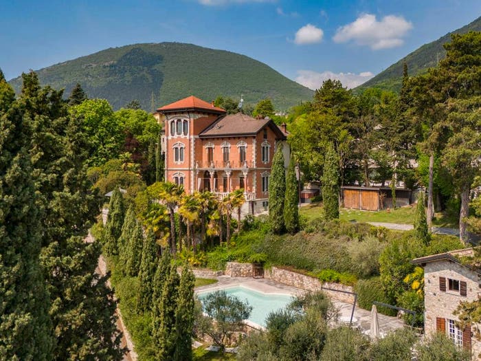 Casa con 6 locali in vendita in Via Monte Pigneto, Centro, Caprino Veronese