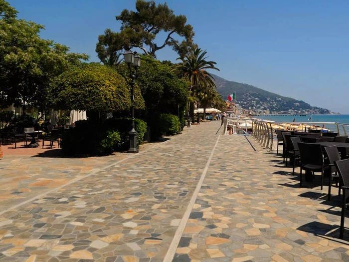 Appartamento trilocale in vendita in Via Privata Gabriele Schivo, Fenarina Via Neghelli Collina di Ponente, Alassio