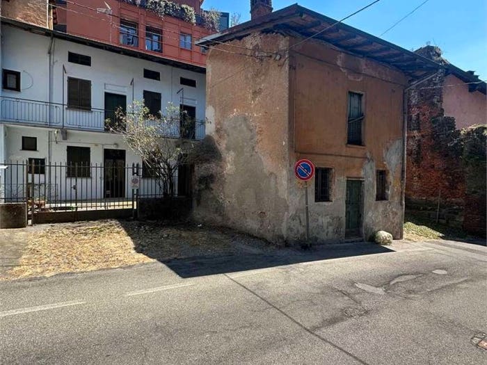 Casa quadrilocale in vendita in Centro, Oleggio