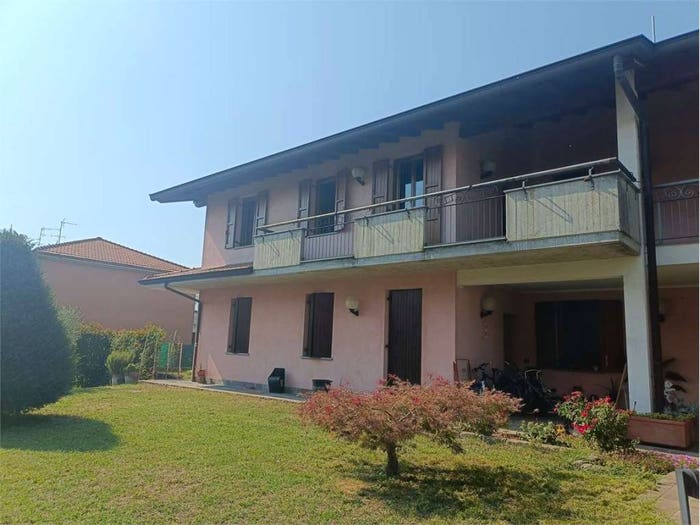 Casa quadrilocale in vendita in via pascoli, Trezzano Rosa