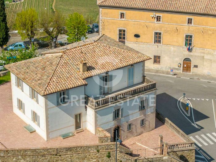 Casa con 6 locali in vendita in Via Osticcio, Centro, Montalcino