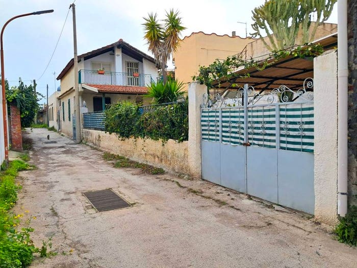 Casa con 5 locali in vendita in Viale Jonio, Agnone, Augusta