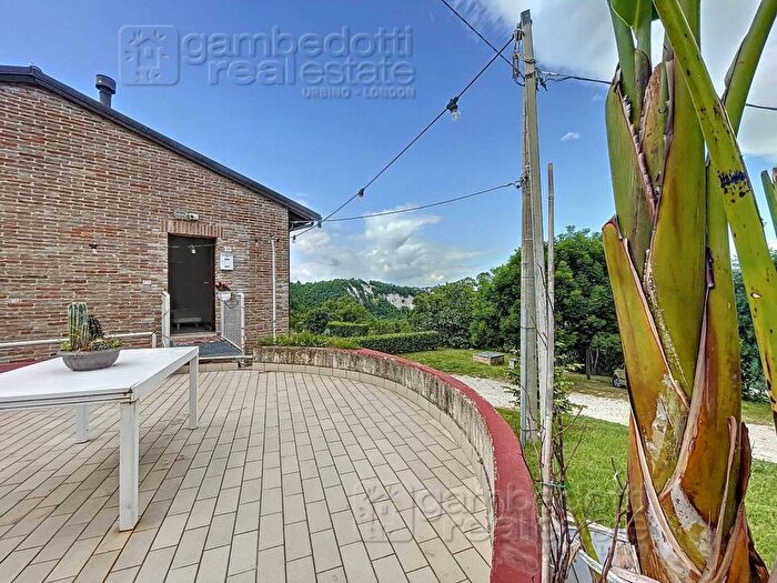 Appartamento con 5 locali in vendita in Urbino